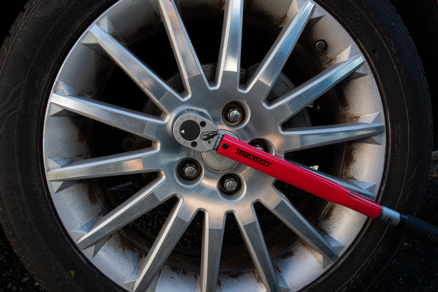 Teng Tools Llave dinamométrica métrica con accionamiento de 1/2 pulgada, 40-200 Nm - TTX1292